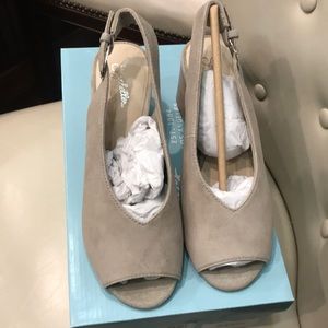 Suede Sandal- brand new